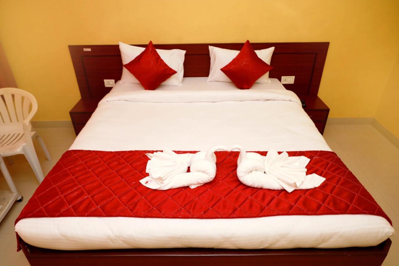 Hotel Manik Moti โลนาวาลา ภายนอก รูปภาพ